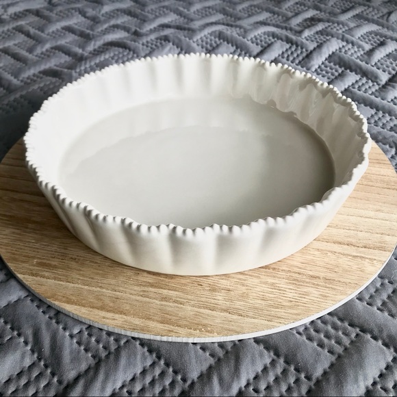 magnolia pie dish